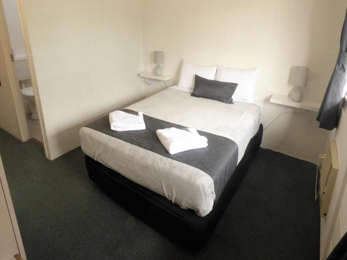 Banjo Paterson Motor Inn Townsville Ngoại thất bức ảnh